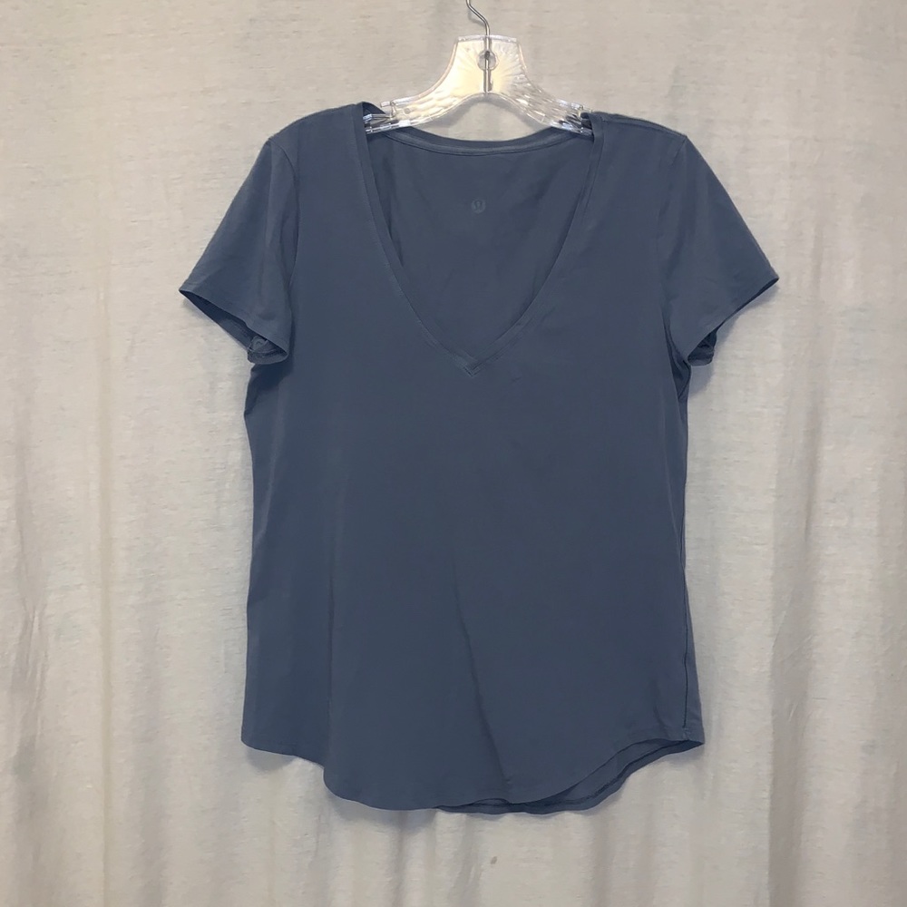 Lululemon Athletica V-Neck